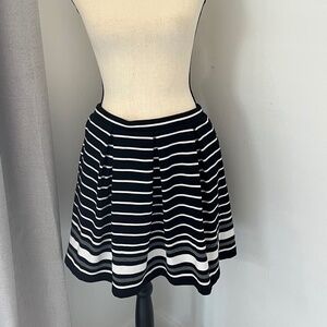 Max Studio Pleated Striped Mini Skirt w/Pockets Size M